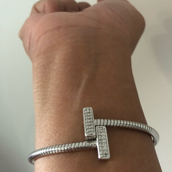 T Cuff Link Bracelet - Picture 4 of 11